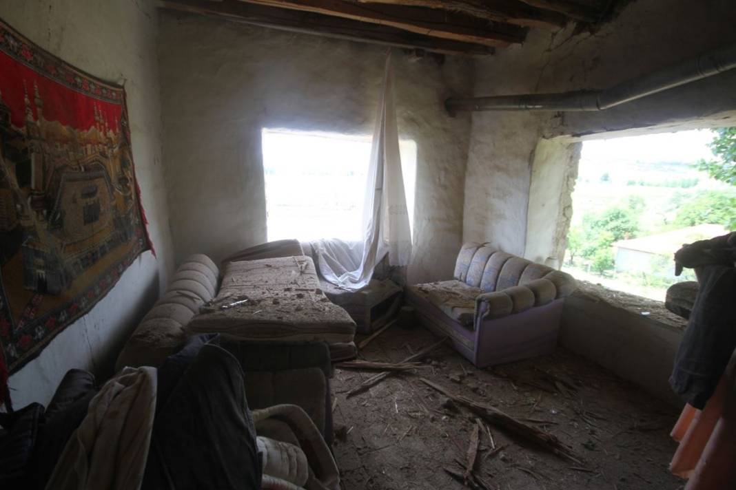 Evde kahvaltı yaparken felaketi yaşadılar! Korkunç manzarayı görenler evden koşarak kaçtı 2